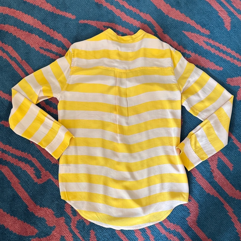 Equipment 100% Silk Blouse - Picture 6 of 8